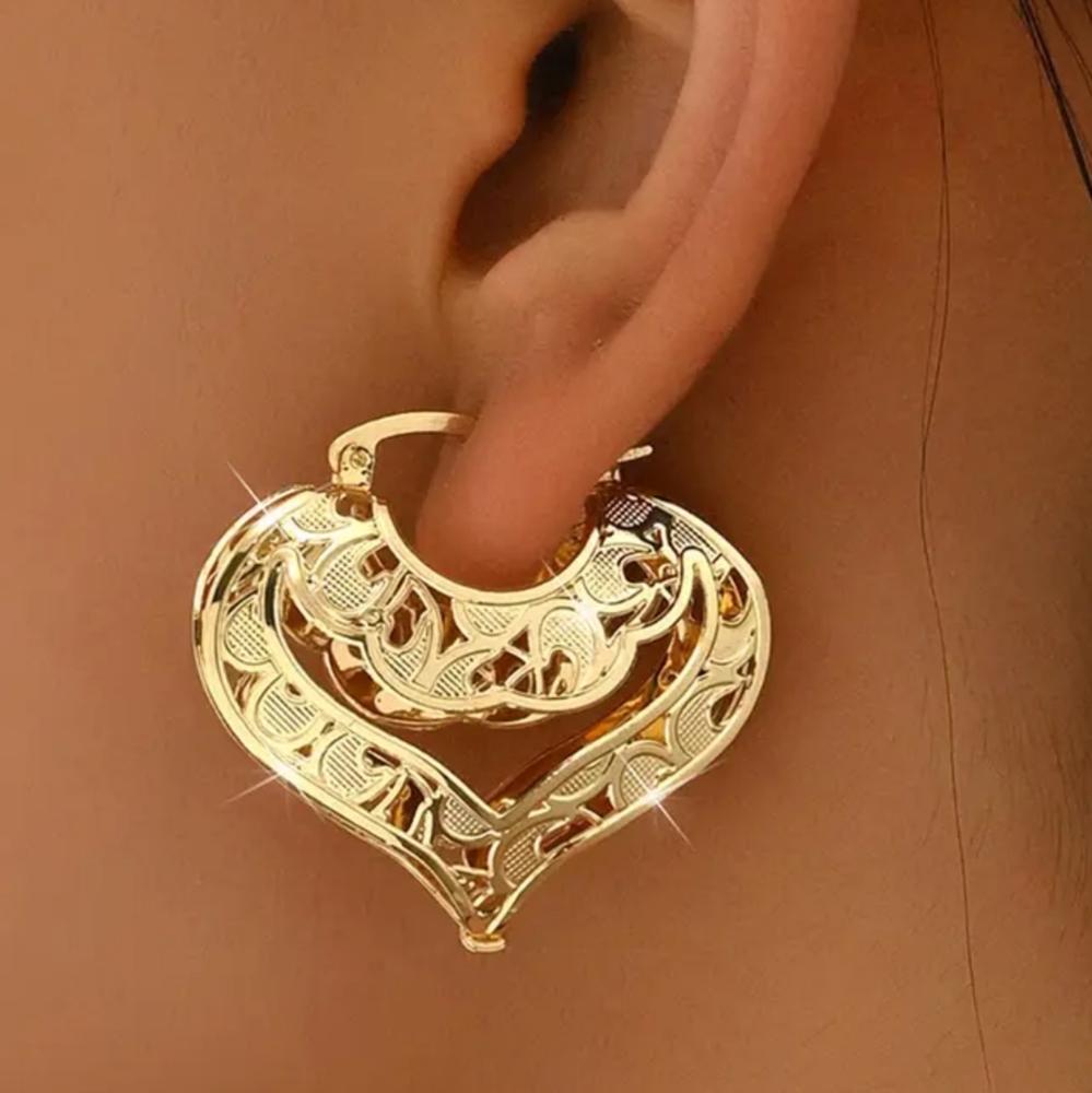 Gold Heart Filigree Hoop Earrings - Elegant Women's Jewelry - Picture 3 of 3